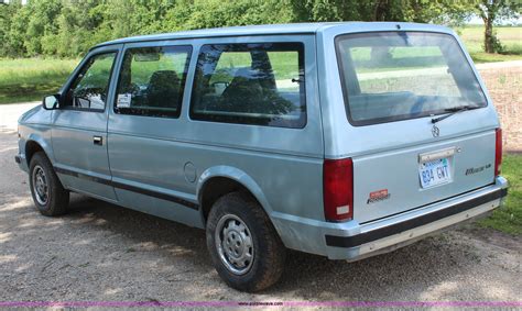 1990 Dodge Grand caravan photo