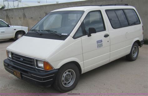 1990 Ford Aerostar photo