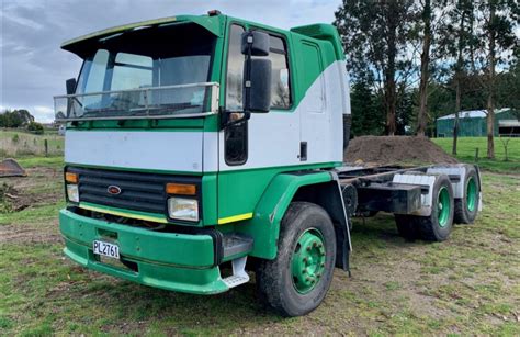 1990 Ford Cargo photo