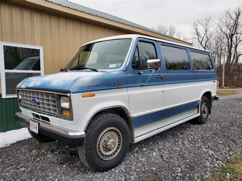 1990 Ford E-250 engine