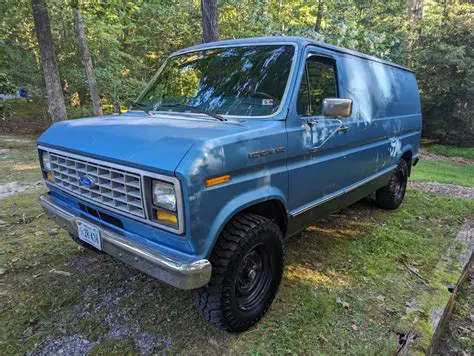 1990 Ford E-250 photo