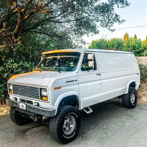 1990 Ford E150 photo