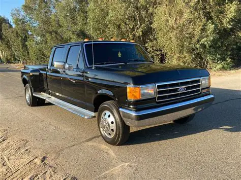 1990 Ford F350 photo