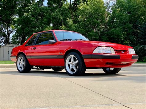 1990 Ford Mustang photo