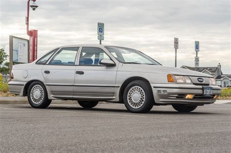 1990 Ford Taurus sho photo