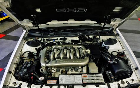 1990 Ford Taurus engine