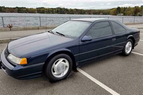 1990 Ford Thunderbird photo