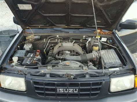 1990 Isuzu Amigo engine