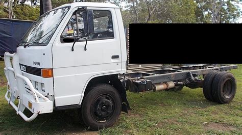 1990 Isuzu Isuzu truck photo