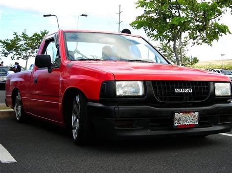 1990 Isuzu Pickup truck photo