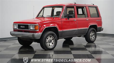 1990 Isuzu Trooper photo