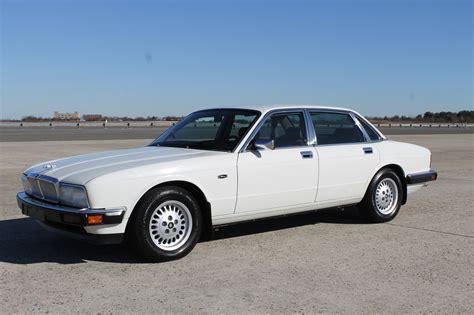 1990 Jaguar Sovereign photo