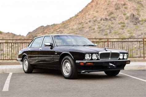 1990 Jaguar Xj6 photo