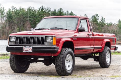 1990 Jeep Comanche photo