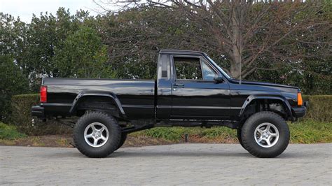 1990 Jeep Comanche photo