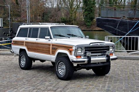 1990 Jeep Grand wagoneer photo