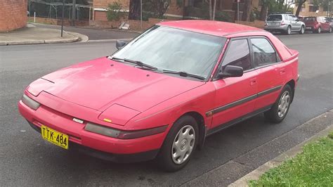 1990 Mazda 323 photo