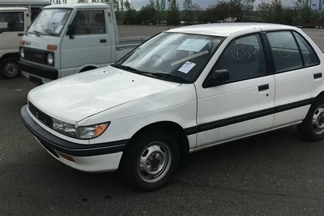 1990 Mitsubishi Mirage photo