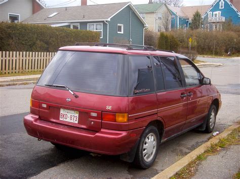 1990 Nissan Axxess photo