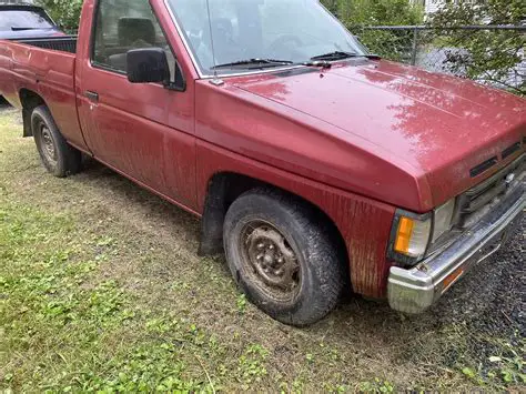 1990 Nissan Pickup photo