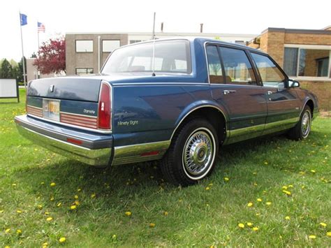 1990 Oldsmobile 98 photo