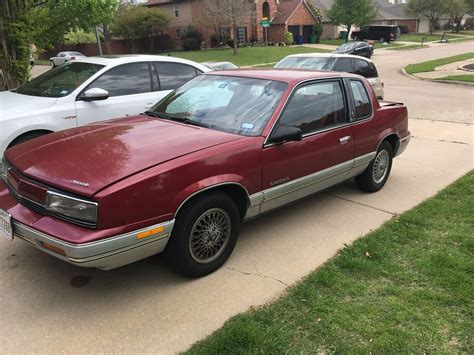 1990 Oldsmobile Calais photo