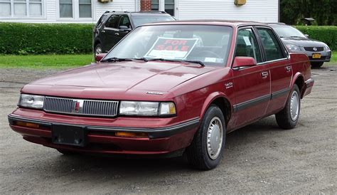 1990 Oldsmobile Ciera photo