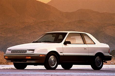 1990 Plymouth B200 photo