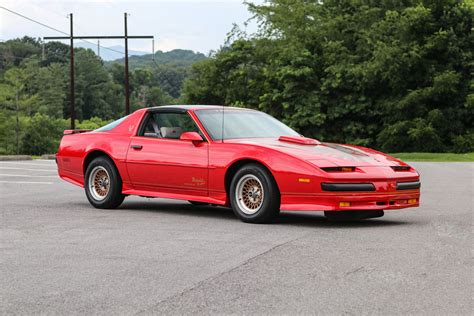 1990 Pontiac Firebird engine