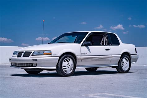 1990 Pontiac Grand am photo