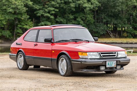 1990 Saab 900 photo