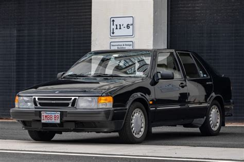 1990 Saab 9000 photo