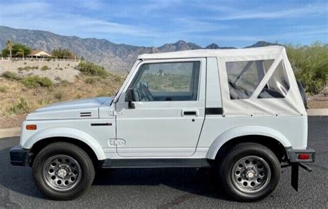 1990 Suzuki Samurai photo