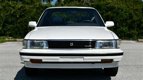 1990 Toyota Cressida photo