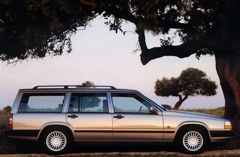 1990 Volvo 940 photo