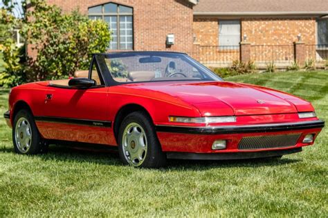 1991 Buick Reatta photo