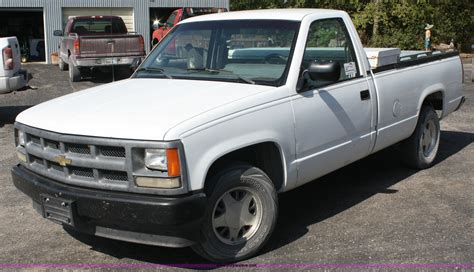 1991 Chevrolet Cheyenne engine