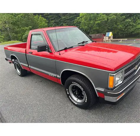 1991 Chevrolet S10 pickup photo