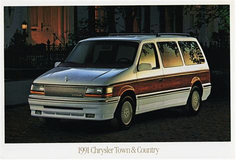 1991 Chrysler Town and country photo