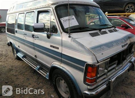 1991 Dodge Ram van engine