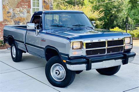 1991 Dodge Ram wagon engine