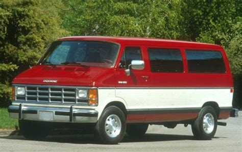 1991 Dodge Ram wagon photo