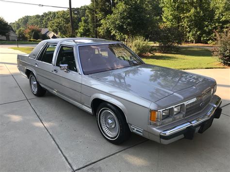 1991 Ford Crown victoria