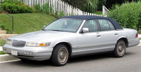 1991 Ford Grand marquis photo