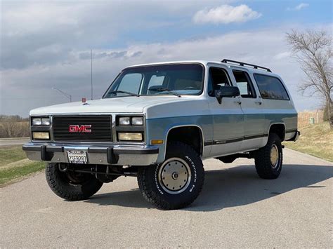 1991 Gmc Suburban photo