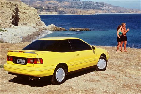 1991 Hyundai Scoupe photo