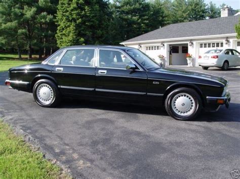 1991 Jaguar Vanden plas photo