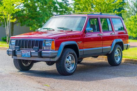 1991 Jeep Cherokee photo