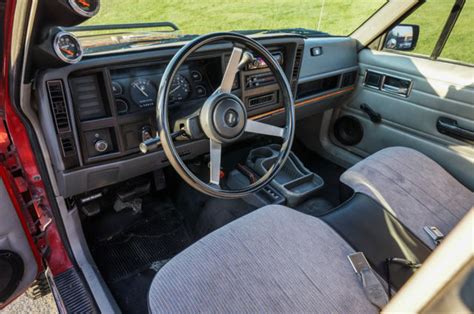 1991 Jeep Comanche engine