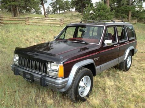 1991 Jeep Laredo photo